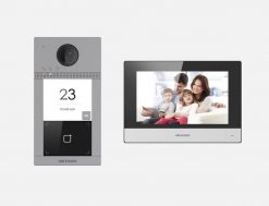 Kit Intercom IP Hikvision, Pantalla a Color de 7", Monitor Tactil, cámara 2MP, Lector de Tarjeta MSD, APP, IP65
